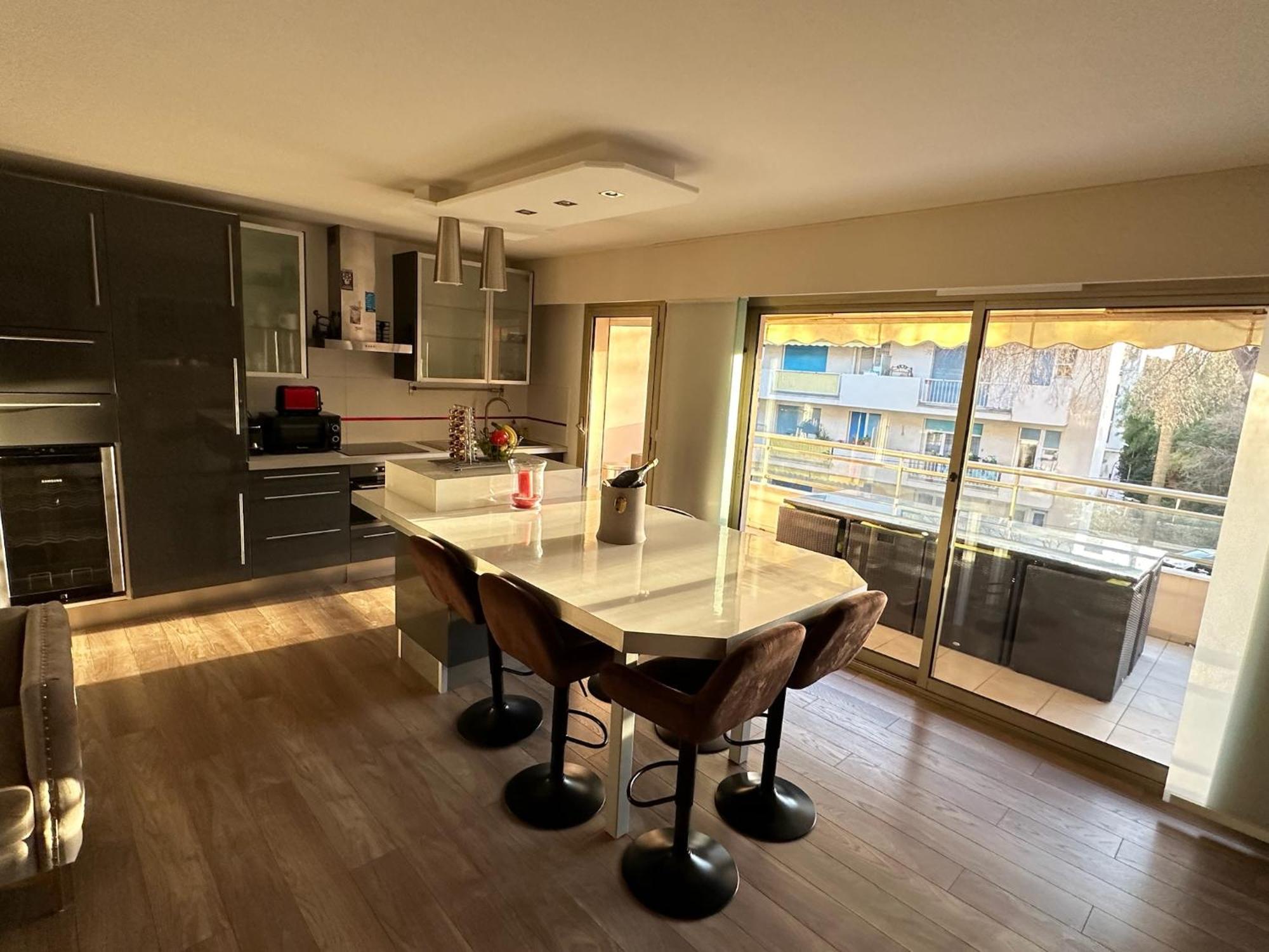 Residence Californie Кан Екстериор снимка